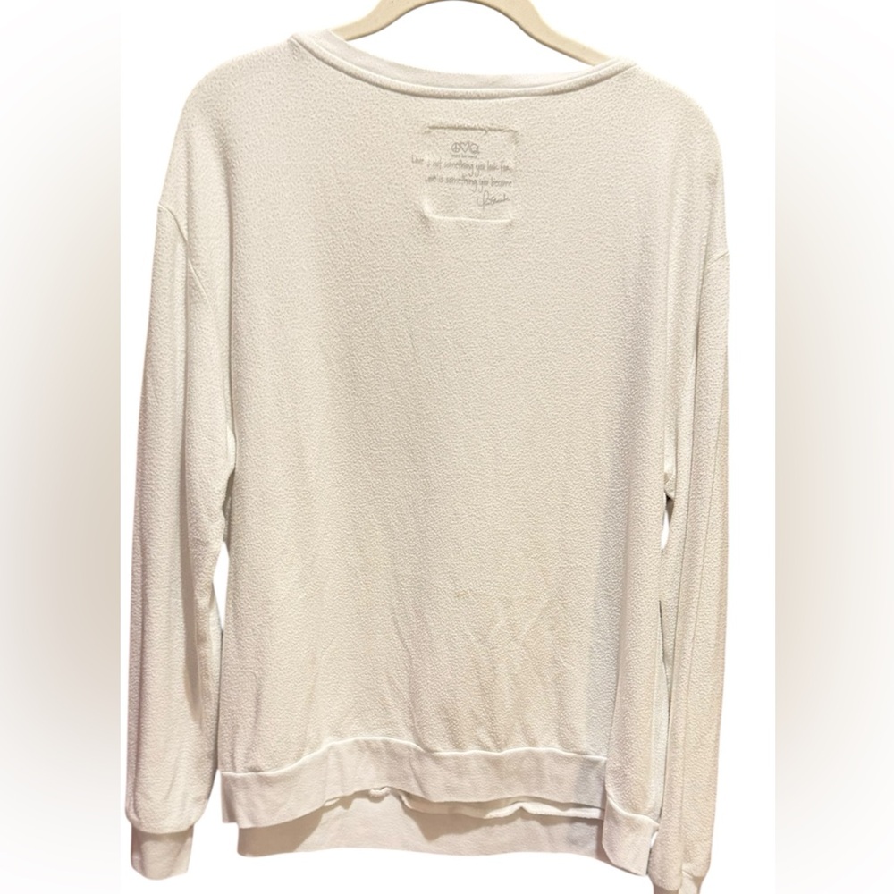 PEACE Love WORLD Pullover White Top - Picture 3 of 10